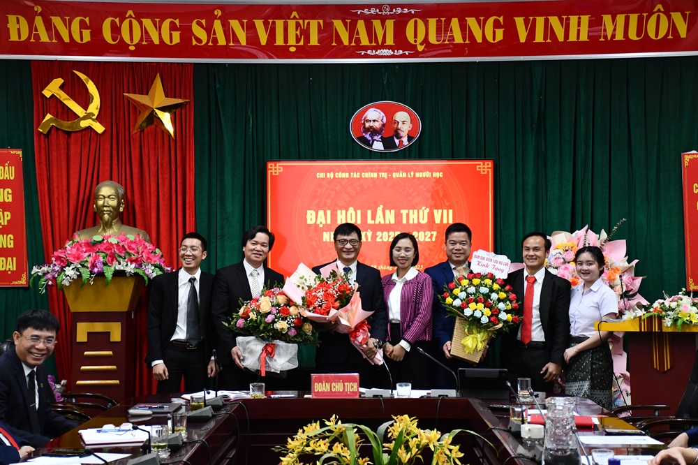 Đại hội Chi bộ Công tác chính trị - Quản lý người học, Trường Đại học Tây Bắc