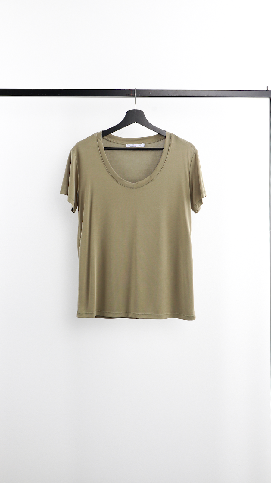 V YAKA T-SHIRT