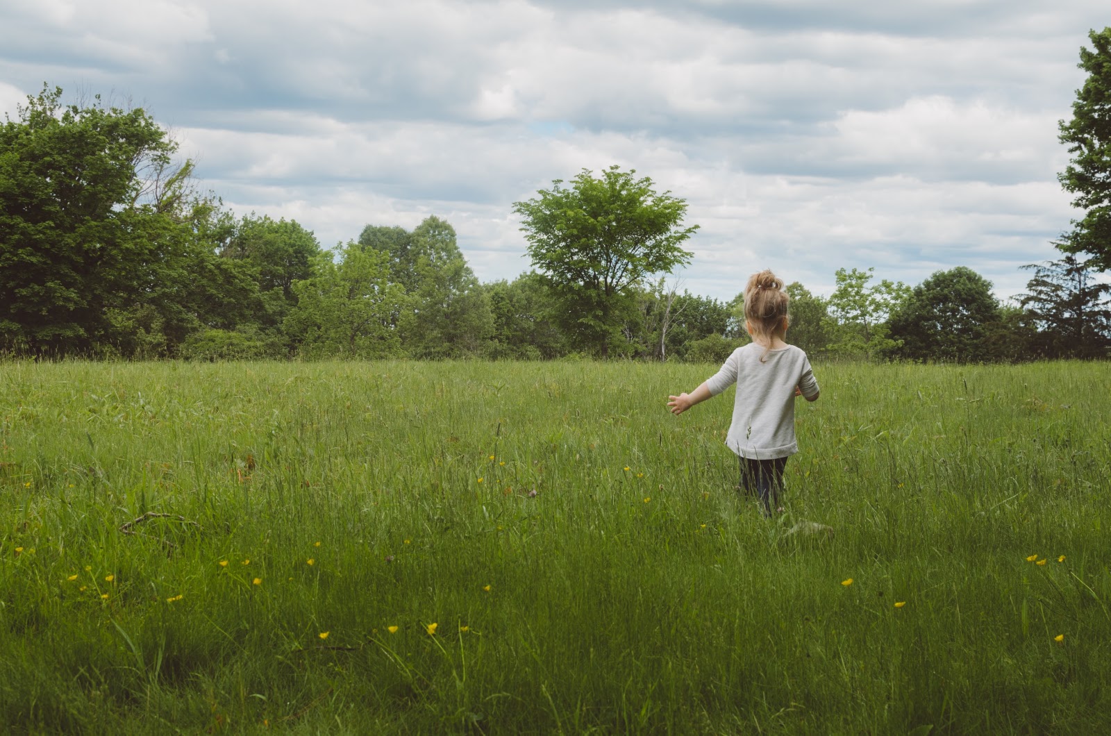 Research has shown how childhood experience with nature positively influences willingness to coexist with natural diversity.  Children time spent nature, children development through nature. CarbonEthics Indonesia