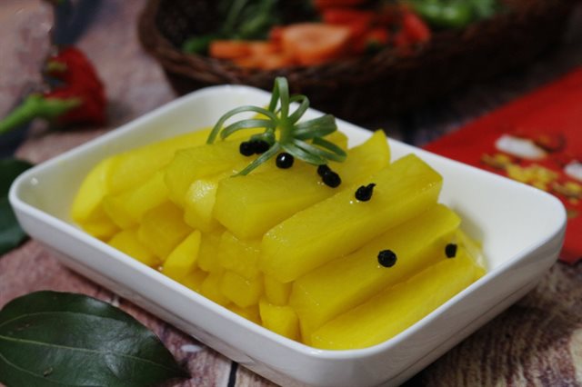 Củ Cải Muối Vàng Bắt Mắt