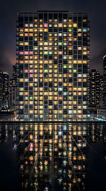 Modern Glass Skyscraper Architectural Design - Free mobile Wallpaper