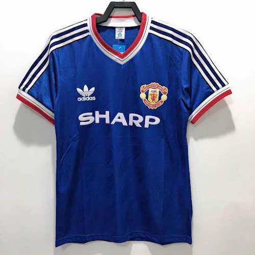 Tercera equipación del Manchester United 1986-88.jpeg