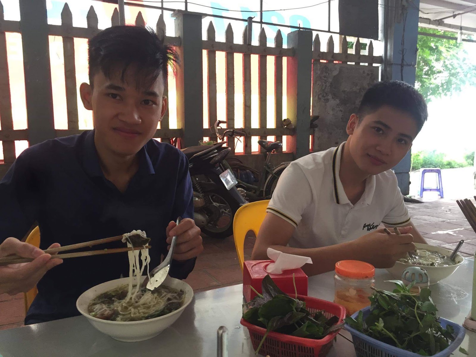 Blog 26: Cỏ bên kìa bờ rào liệu có luôn xanh