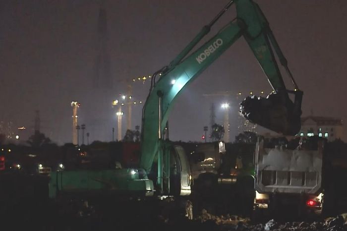 Công trường chống ngập khẩn cấp không nghỉ lễ - Đài Phát thanh và truyền hình Hà Nội