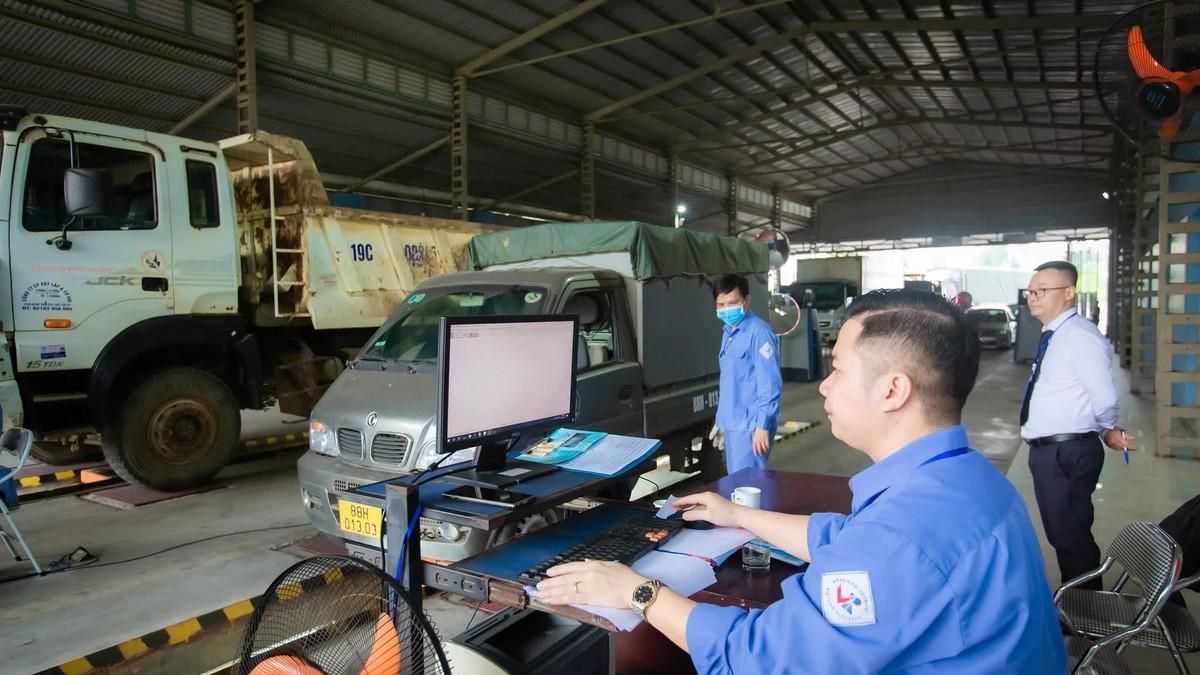 Toàn cảnh giao thông 26/7: Đơn giản thủ tục đăng kiểm - Lợi cho dân, tiện cho doanh nghiệp - Báo Xây Dựng