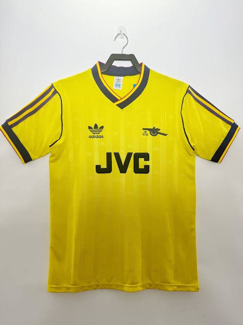 Equipación de visitante del Arsenal 1986-88.jpg