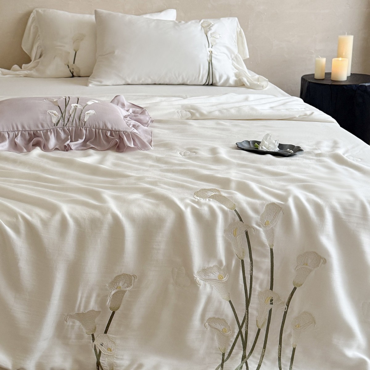 Summer Bedding Set with Embroidery, 4-Piece