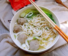 Bạn hãy thử làm ngay món phở bò này cho bữa sáng gia đình mình nhé.