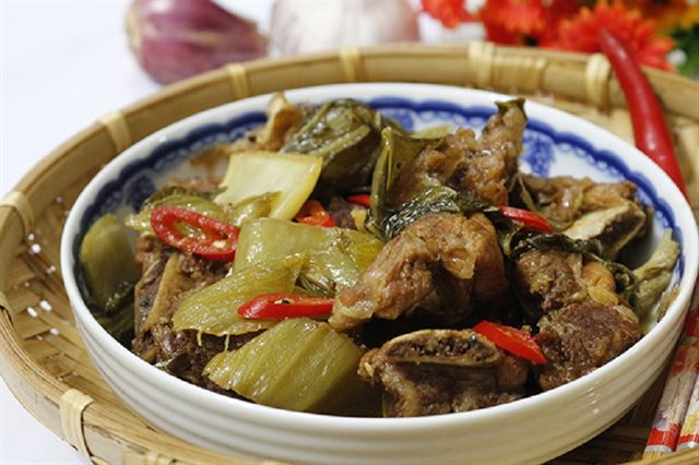 Sườn Om Dưa Chua Cay