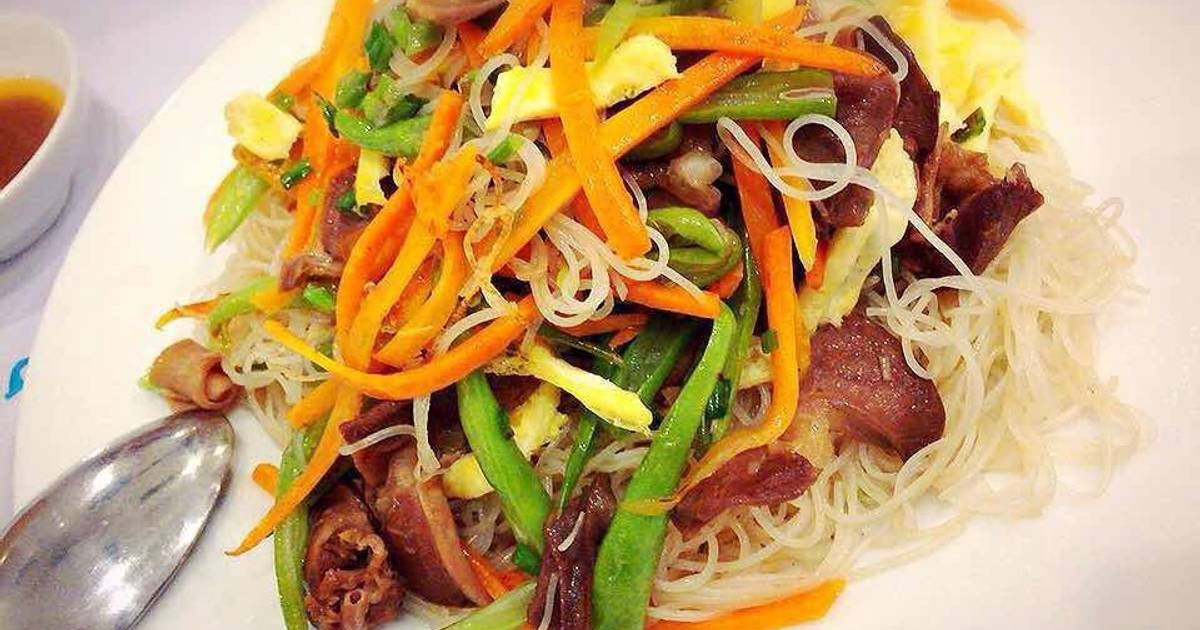 Bún gạo xào lòng gà