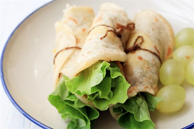 Bánh Pancake Trứng Cuộn Rau