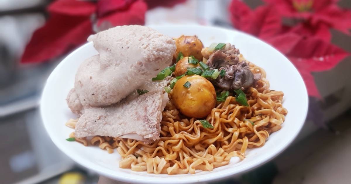 Mì trộn gà trứng non