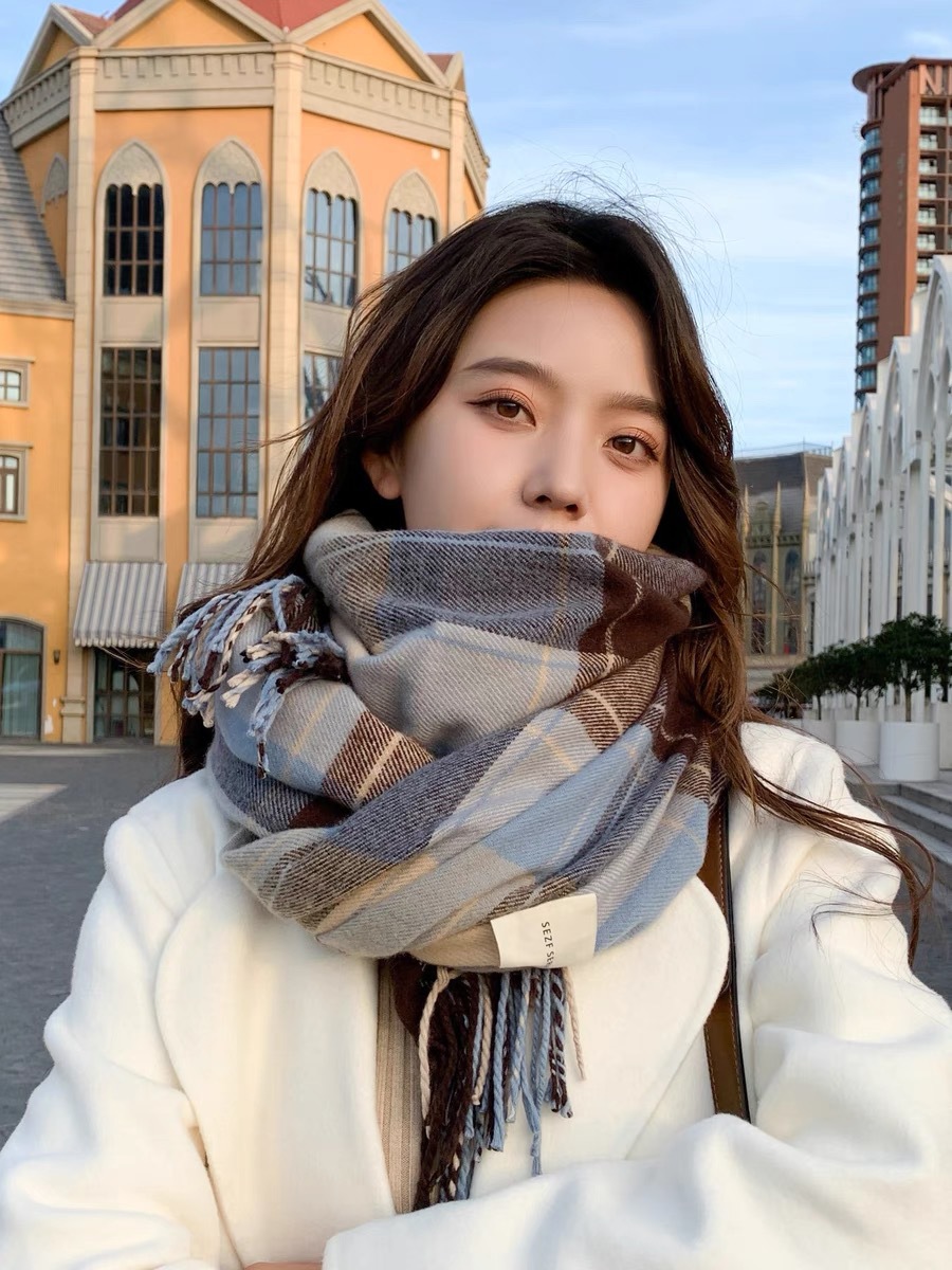 Checkered scarf in cashmere look with fringes, 50x190 cm