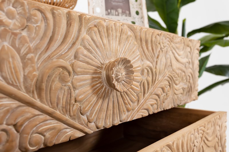 Commode Sculptée 3
