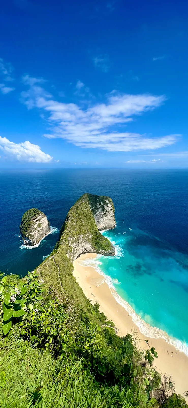 Kelingking Beach Nusa Penida - Landscape Photography Full HD iPhone Wallpaper (1284x2778)