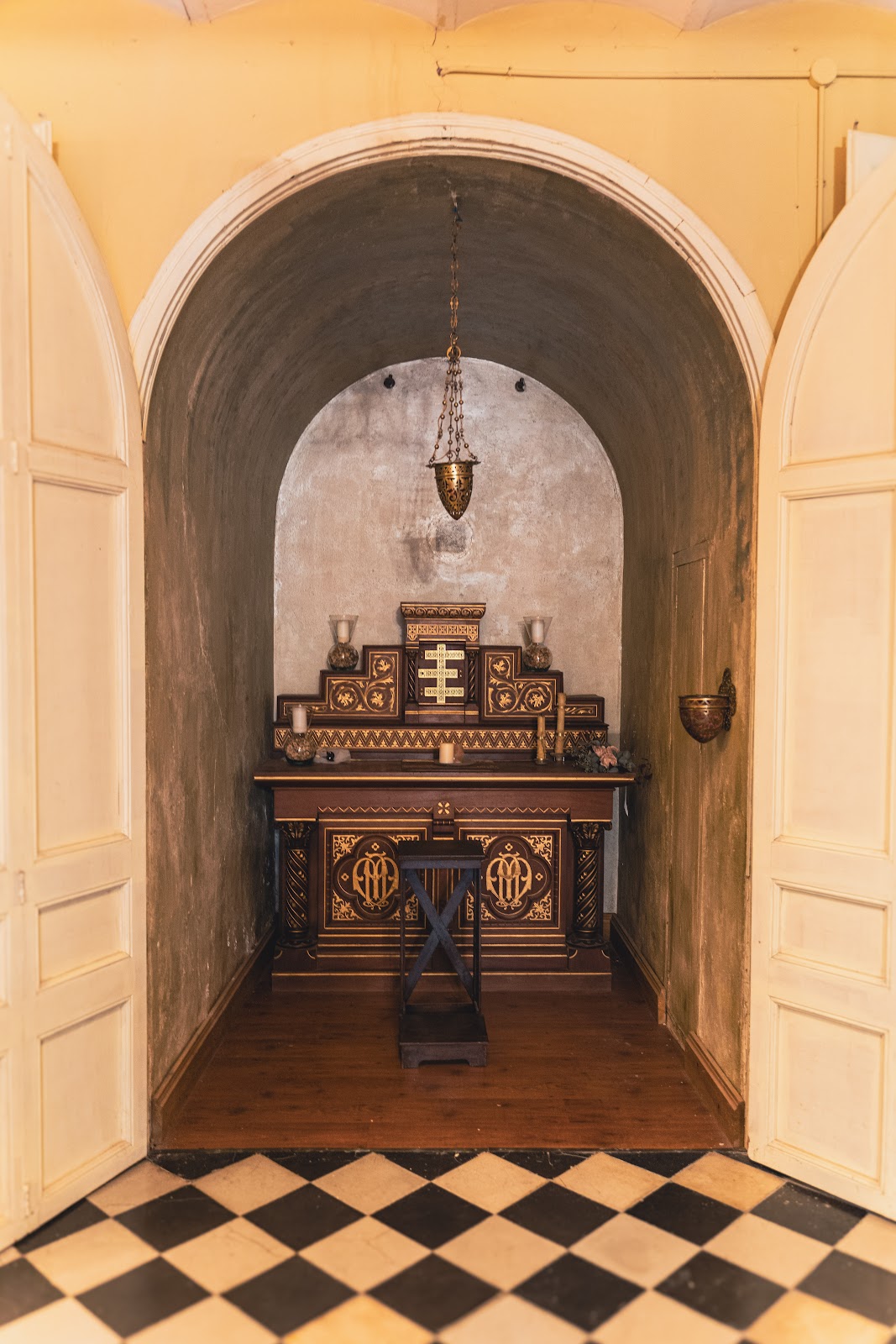 Private chapel oratory at Font de l'Oca holistic retreat — stillness and meditation space, Catalonia