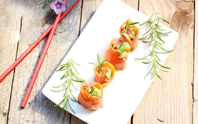 Salad Bơ Cá Hồi