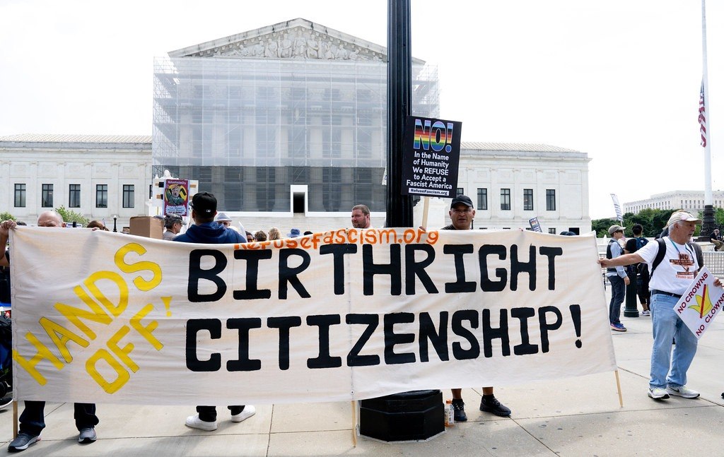 US Supreme Court Strikes Down Trump’s Birthright Citizenship Order