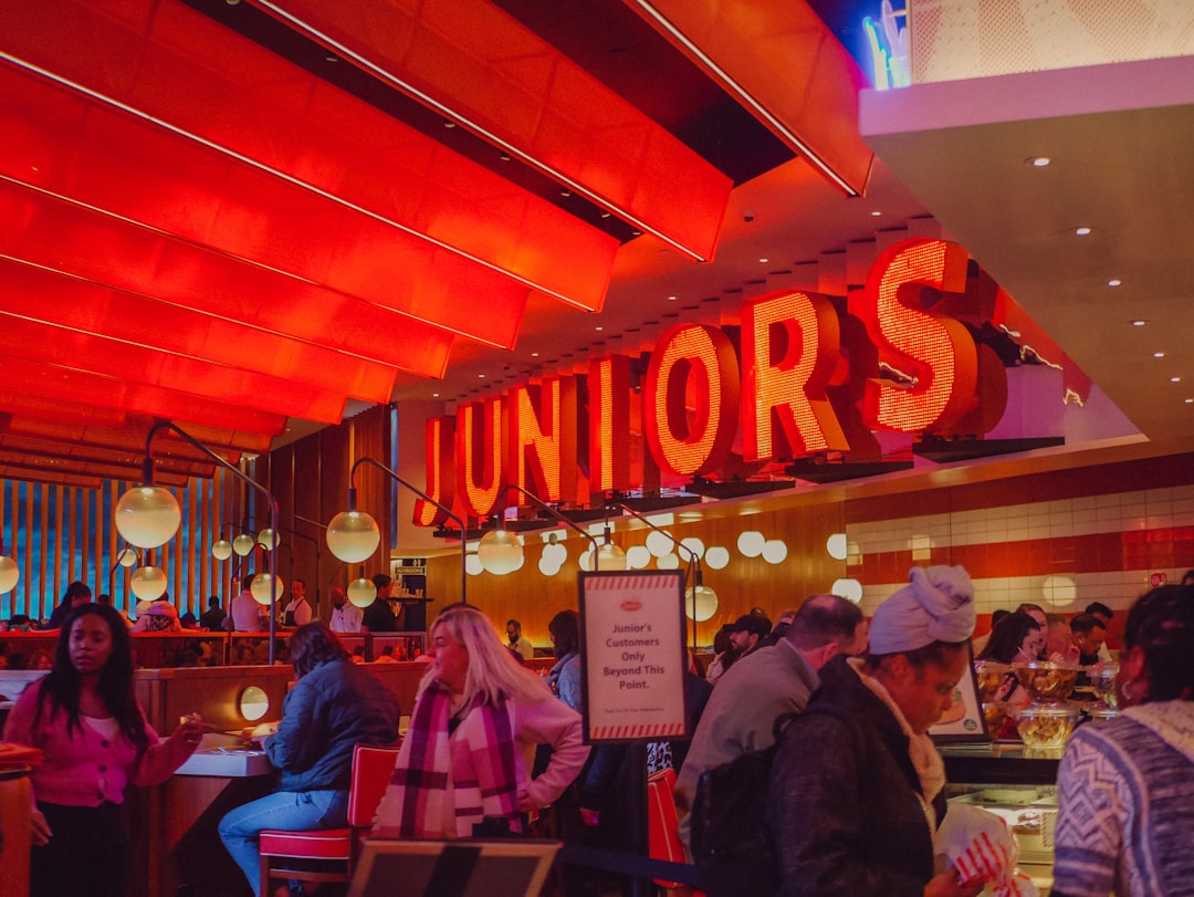 진해군항제, 벚꽃만큼 맛있는! 현지인 추천 TOP 3 맛집 & 즐길 거리