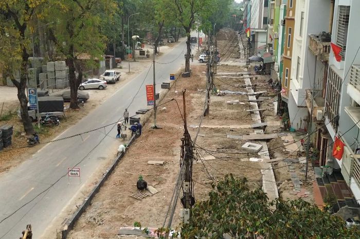 Xã Vĩnh Thanh đẩy nhanh tiến độ cải tạo vỉa hè - Đài Phát thanh và truyền hình Hà Nội