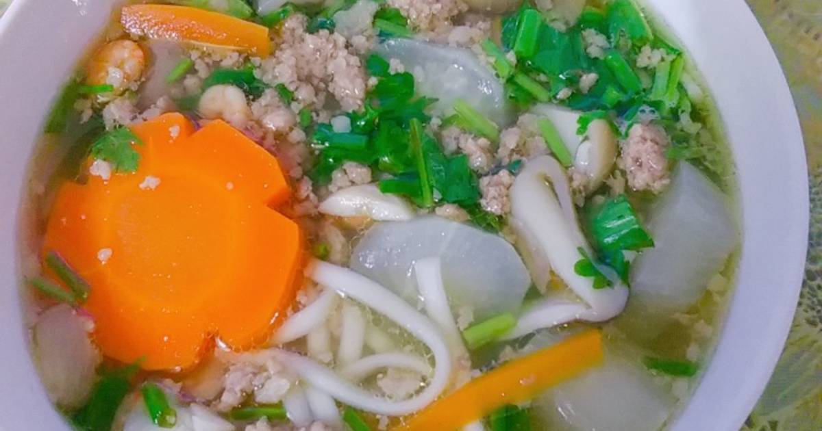 Bánh canh bột mì khô nấu thịt băm,tim gà và nấm rơm