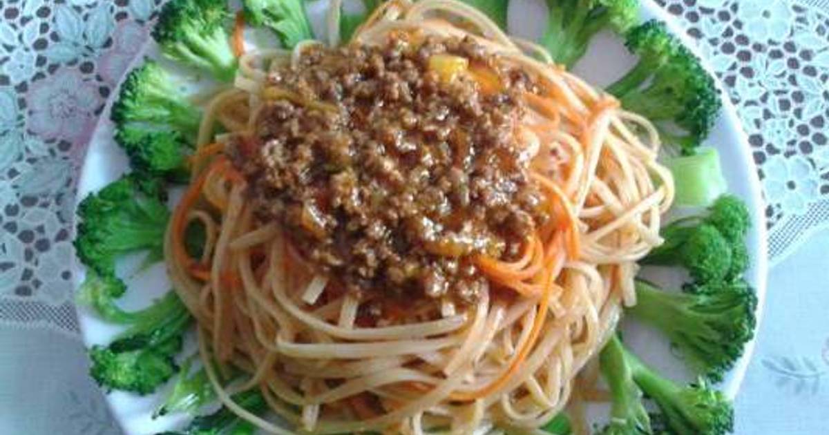 Mì spaghetti sốt bò bằm