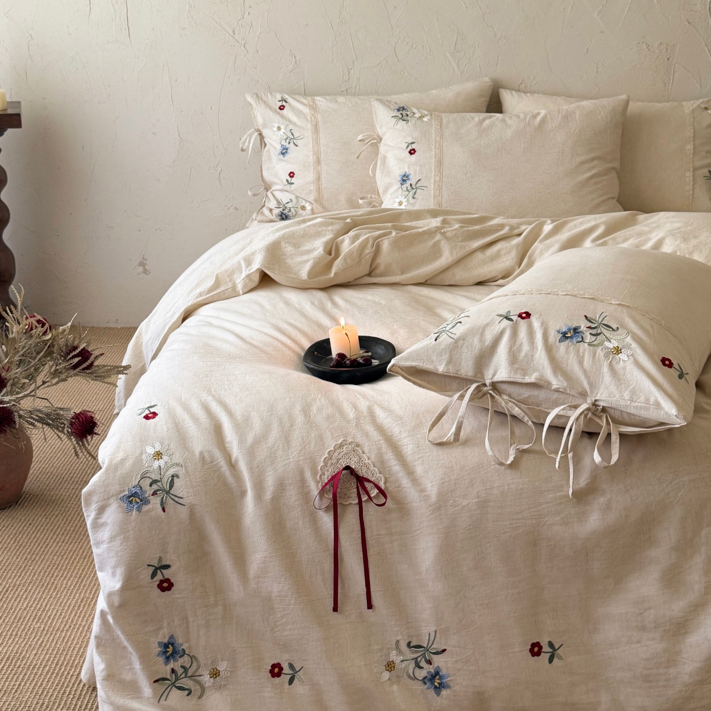 Cotton-linen bedding with embroidery, 20% linen