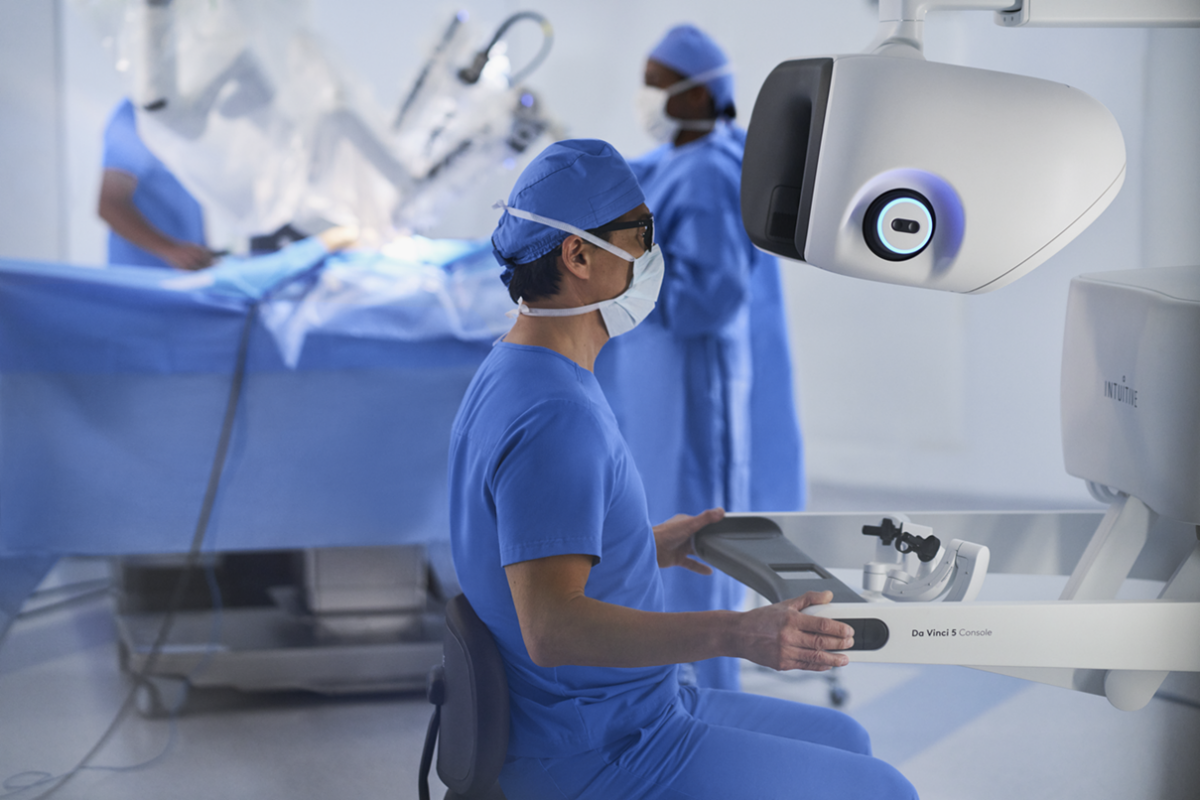 Intuitive obtém marcação CE para o sistema da Vinci 5 em cirurgia cardíaca na Europa