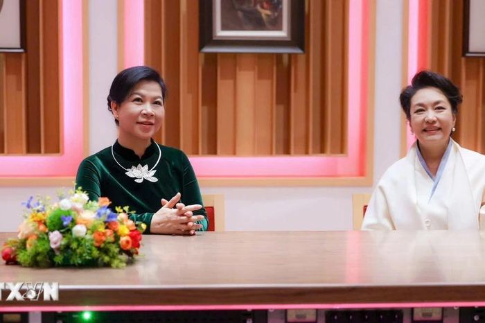 Phu nhân Tổng Bí thư, Chủ tịch nước Tô Lâm thăm Nhà hát lớn Quốc gia Trung Quốc - Báo VietnamPlus