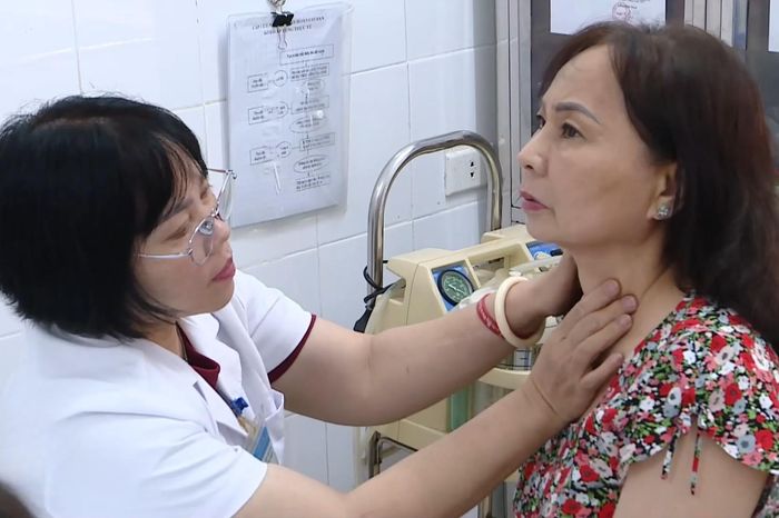 Chăm sóc sức khỏe toàn diện cho người dân ngay trạm y tế - Đài Phát thanh và truyền hình Hà Nội