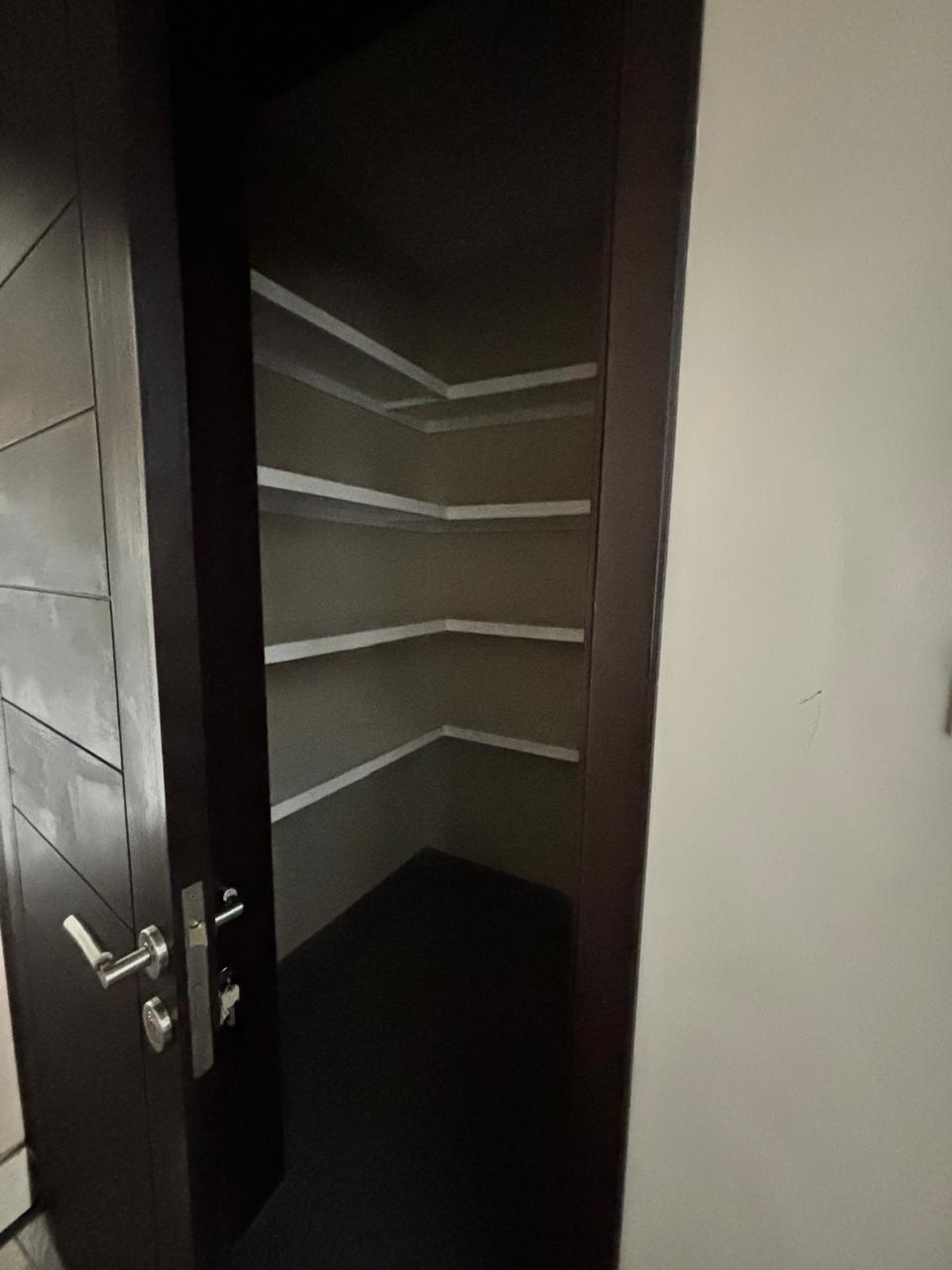 Duplex 4-Bedroom Apartment — photo 12 of 30