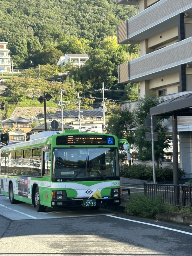 谷上駅に停車中の市バス62系統