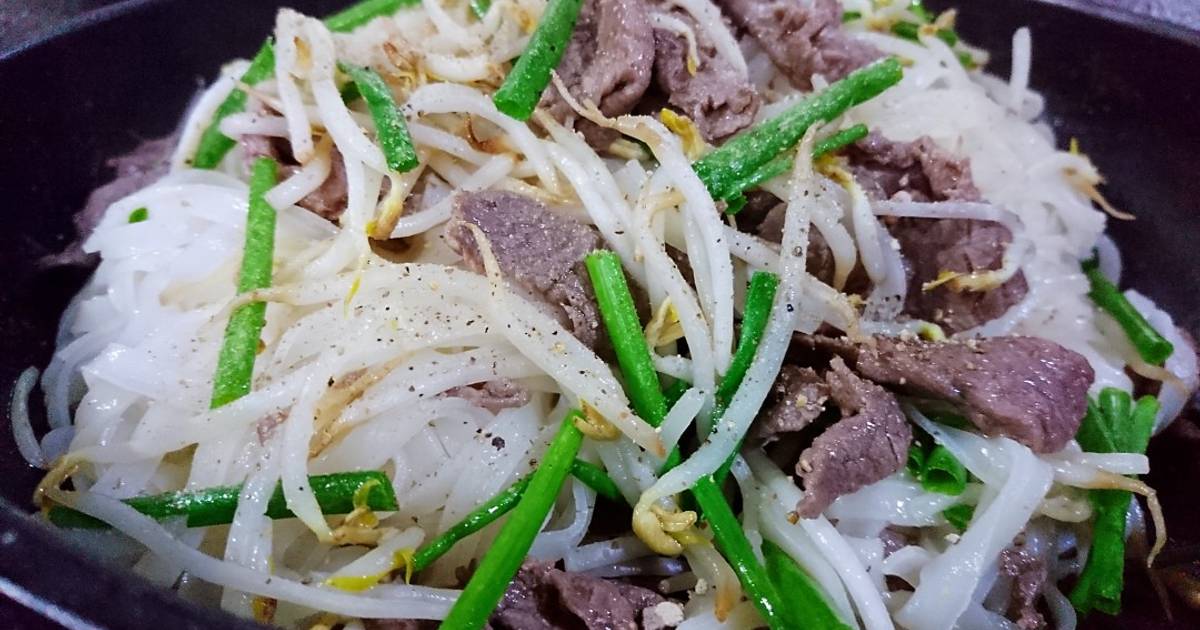 Phở khô xào thịt bò