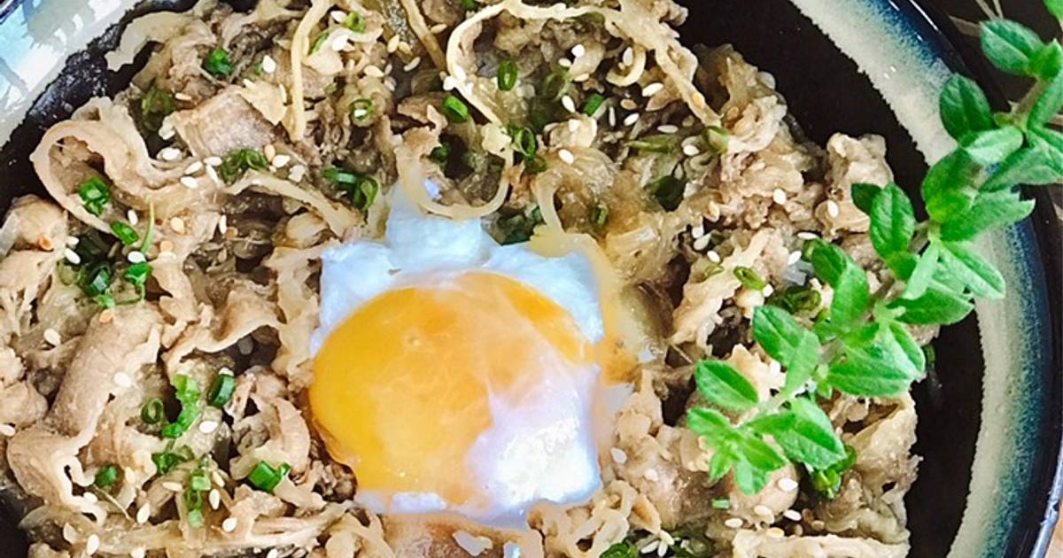 Cơm bò Gyudon (bò xào hành tây kiểu Nhật)