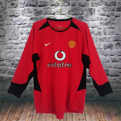 Retro 2002-04 Manchester United Local.png