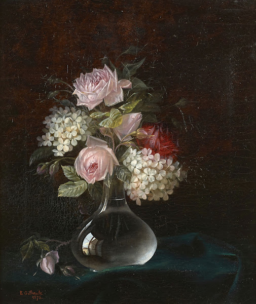 Bouquet de fleurs dans un vase en verre reflétant la fenêtre de latelier de lart