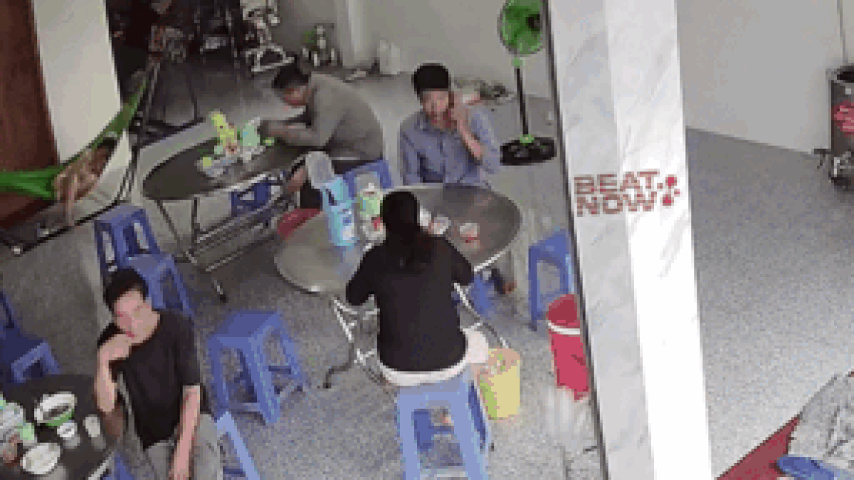 Đang ngồi ăn sáng, người đàn ông gặp sự việc bất ngờ đến khó tin - Tạp chí SaoStar