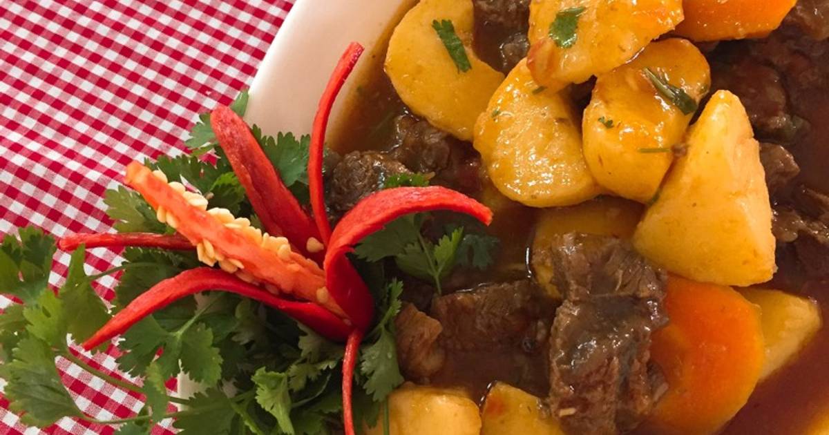 Bò Nấu Sốt Vang