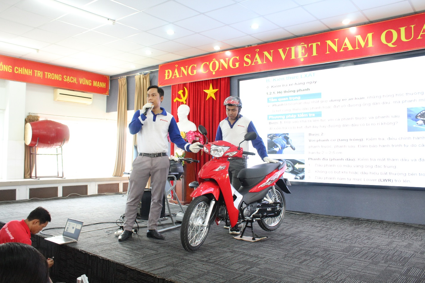 Hướng dẫn kiểm tra xe trước khi tham gia giao thông