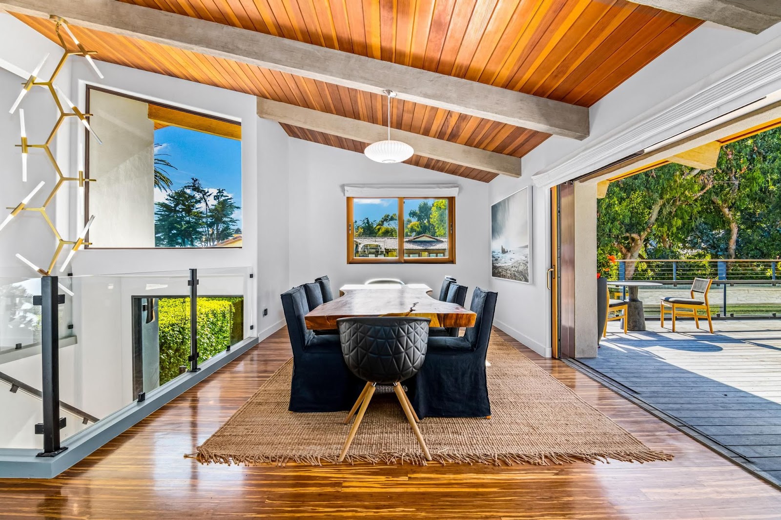Malibu, California, USA — 3-Bed Villa With Sea Views 2