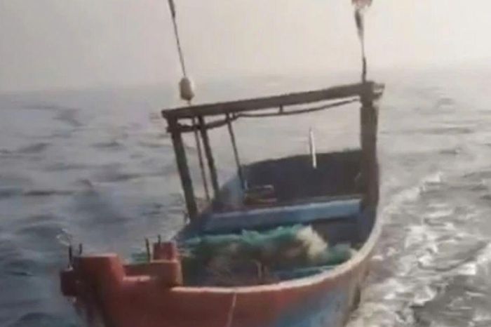 24 giờ trôi dạt trên biển: Người đàn ông 68 tuổi được tìm thấy trên ghe, cảnh tượng bên trong khiến ai cũng nghẹn lòng - Chuyên trang Góc nhìn pháp lý - Tạp chí Người đưa tin