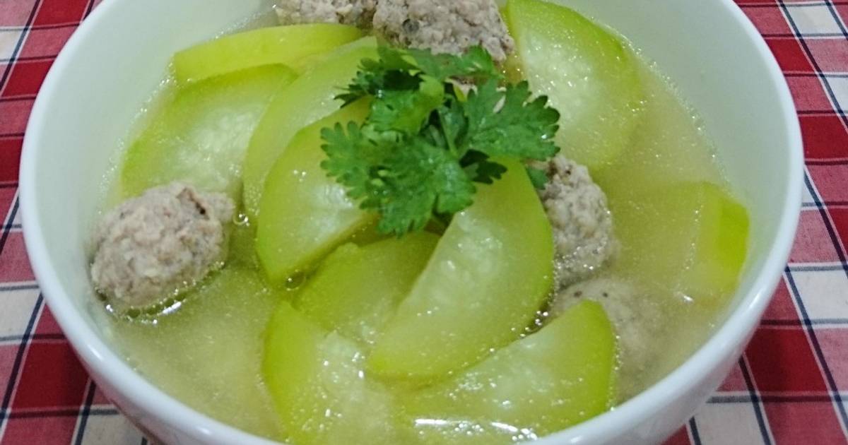 Canh bí xanh nấu thịt viên