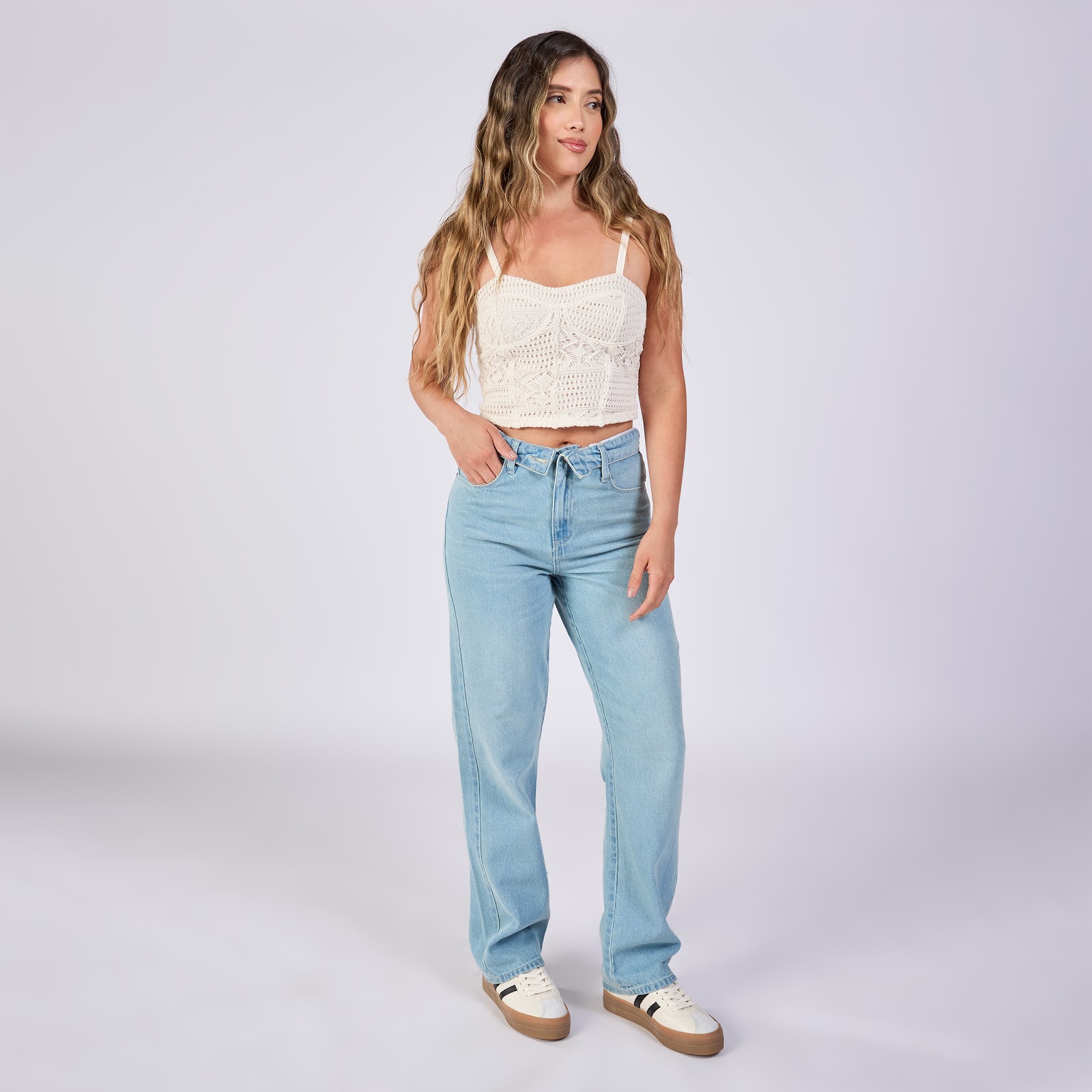 Jean straight rígido tiro medio 100% algodón, color baby blue - Vista 2