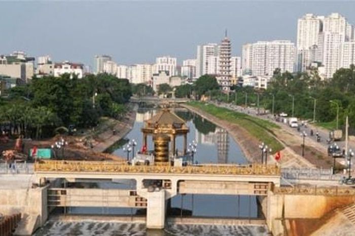 Gần 5.600 tỷ đồng triển khai 10 dự án chống ngập khẩn cấp tại Hà Nội - Báo Hà Nội Mới