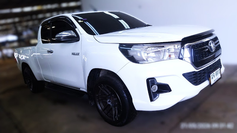 TOYOTA HILUX REVO