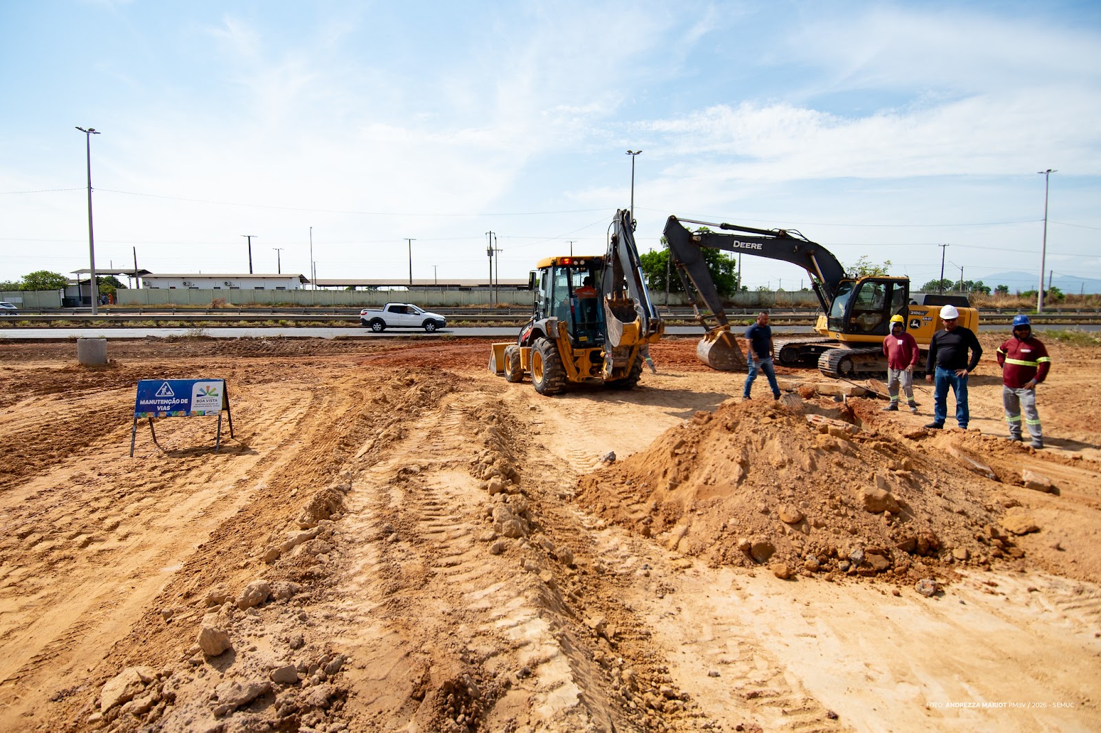 Vista do canteiro de obras na zona Oeste de Boa Vista para a nova conexão viária com a BR-174 Sul.
