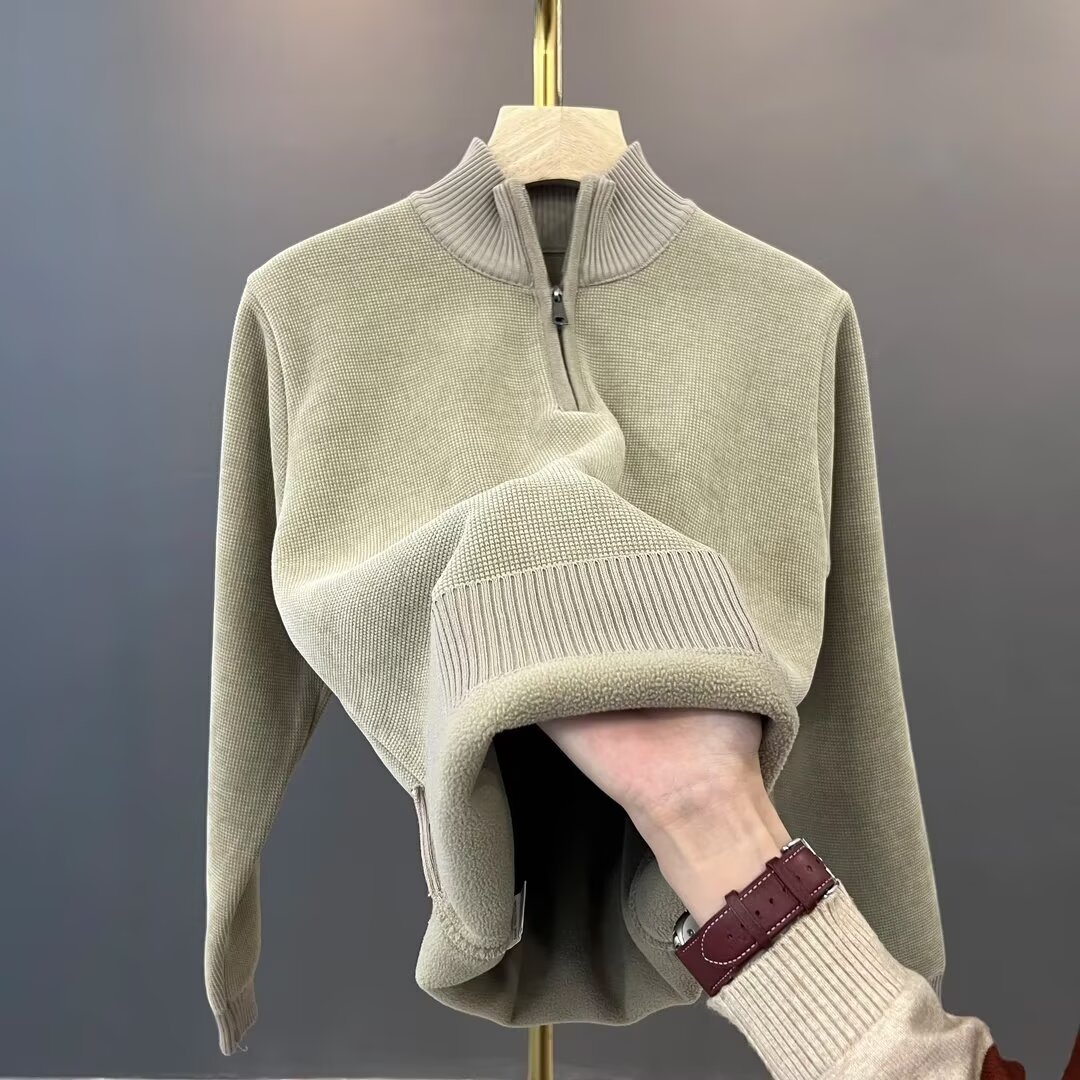 Warm knitted sweater with zipper and lining