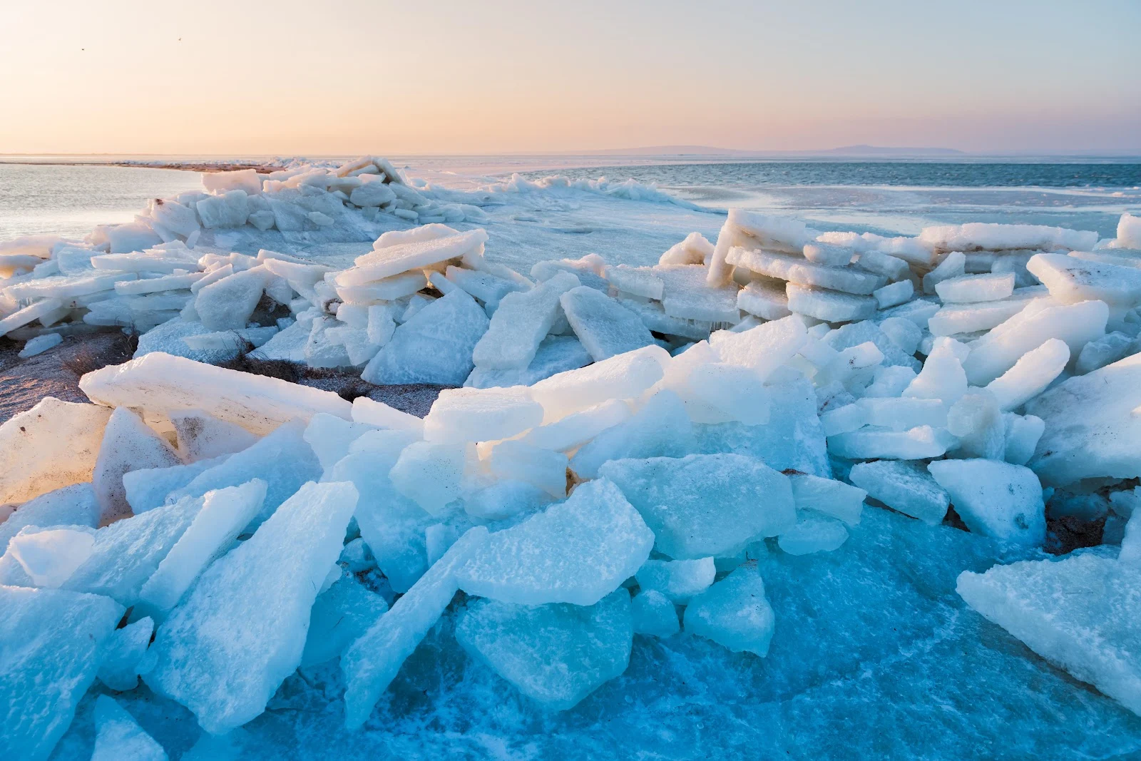 Frozen Ice Shards On Shore - Landscape Photography 8K Wallpaper (8179x5455)