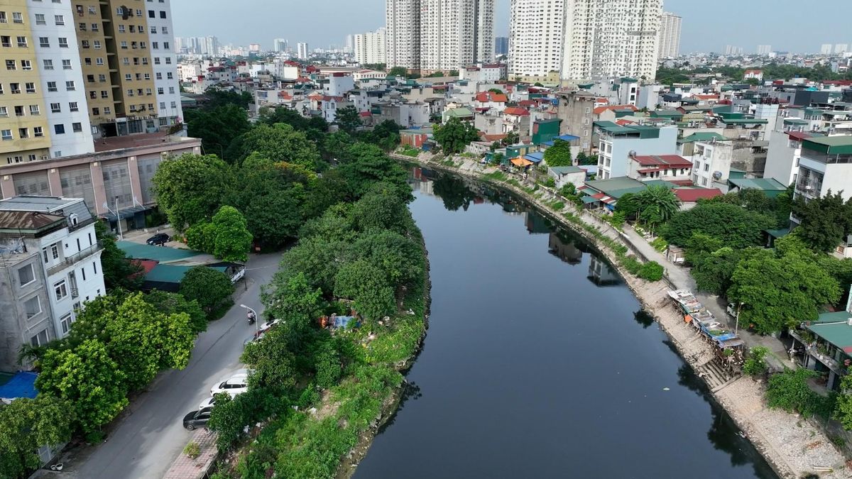 Hiện trạng sông Nhuệ trước đề xuất chi hơn 75.000 tỷ đồng để 'hồi sinh' - Báo VietnamNet