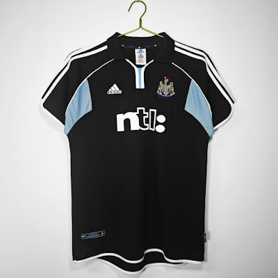 Retro 2000-01 Newcastle United Visitante @lumorasports.jpeg